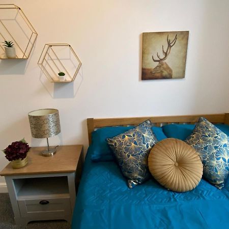 אובאן Newly Refurbished Town Centre Apartment מראה חיצוני תמונה
