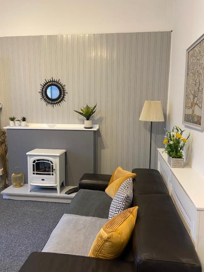 אובאן Newly Refurbished Town Centre Apartment מראה חיצוני תמונה